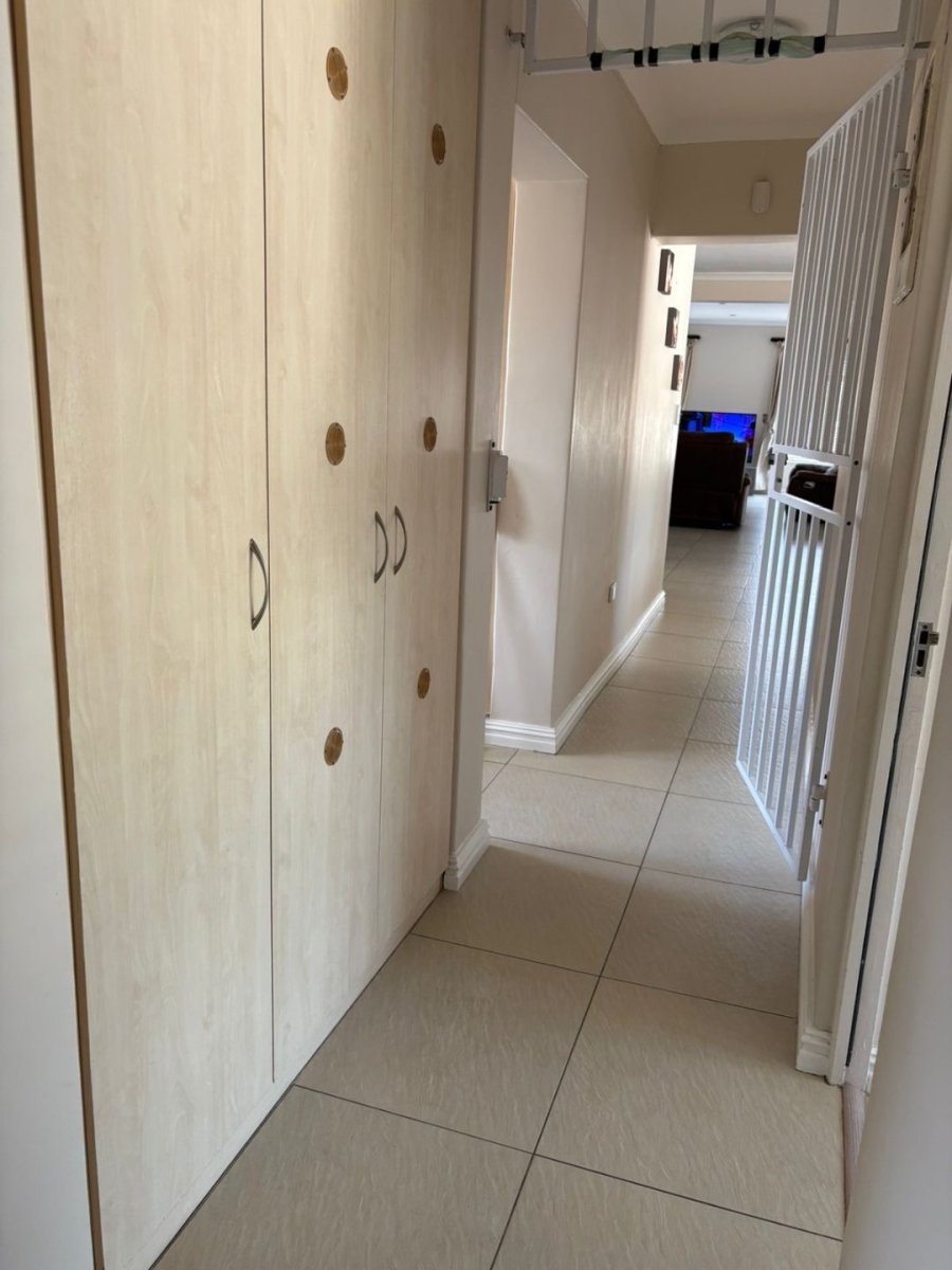 4 Bedroom Property for Sale in Flamingo Vlei Western Cape